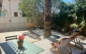 Gite Le Palmier - Perfectly Located Cosy Studio With Private Garden